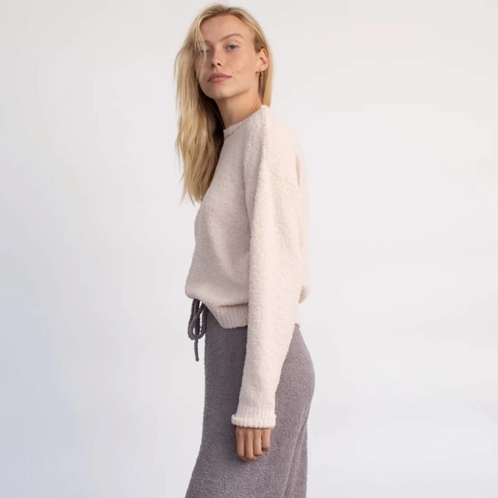 Hello Nite NWT Women’s XS Triple Star Sweater Crew